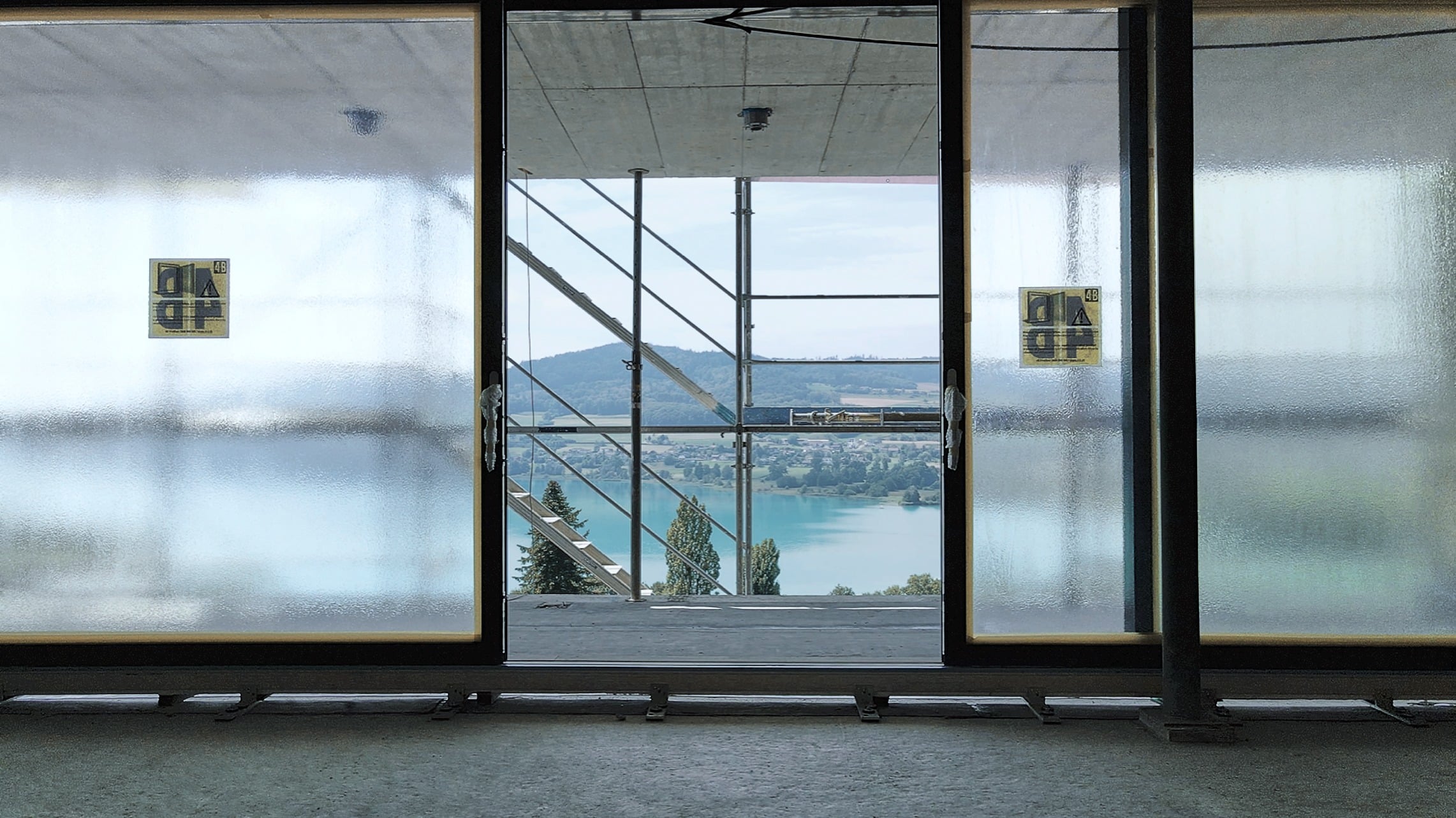 Villa Pearl Aussicht von der Baustelle, durch die Schiebtüren von 4B