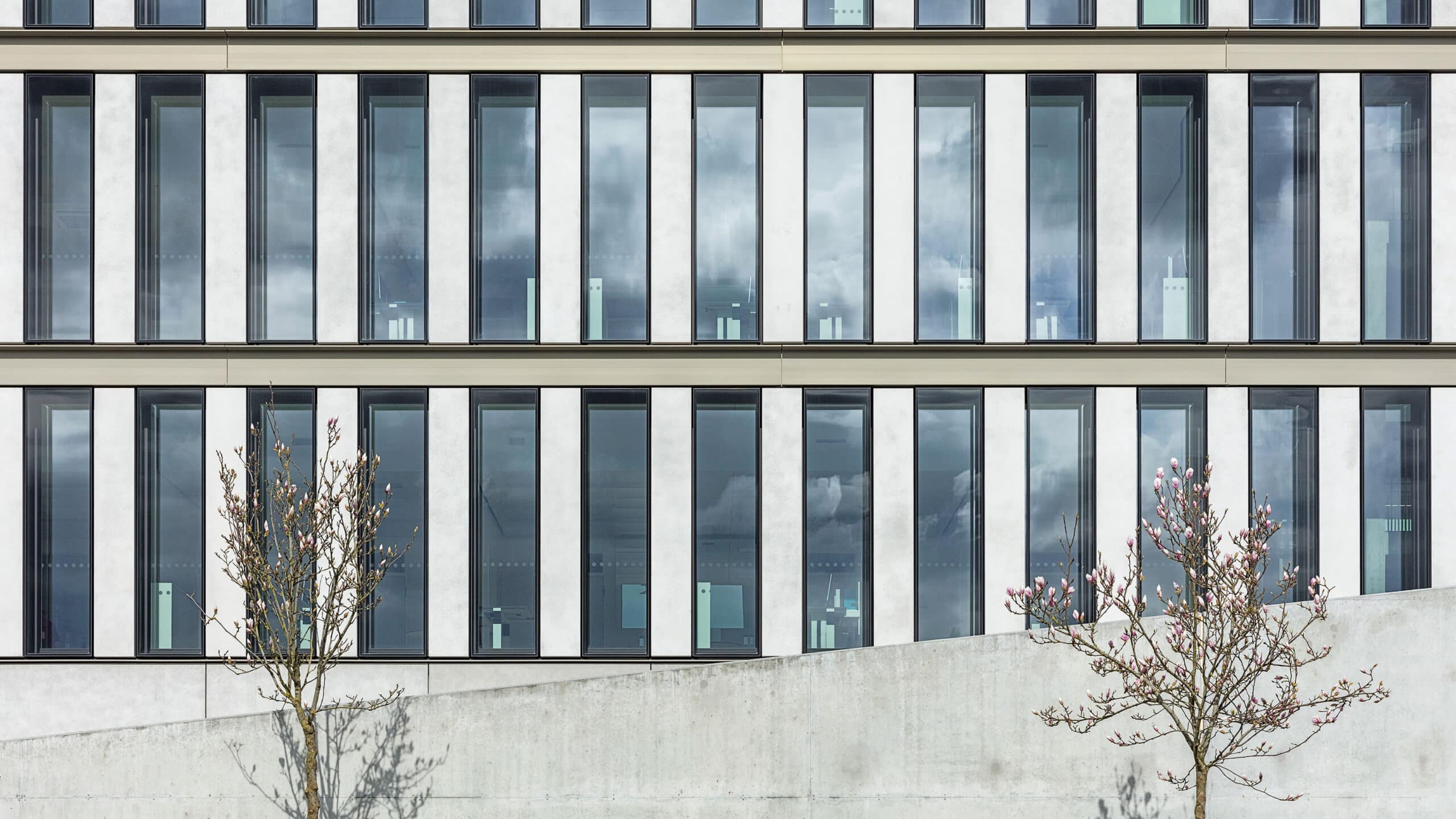 Fassade von der Rehaklinik, Bellikon