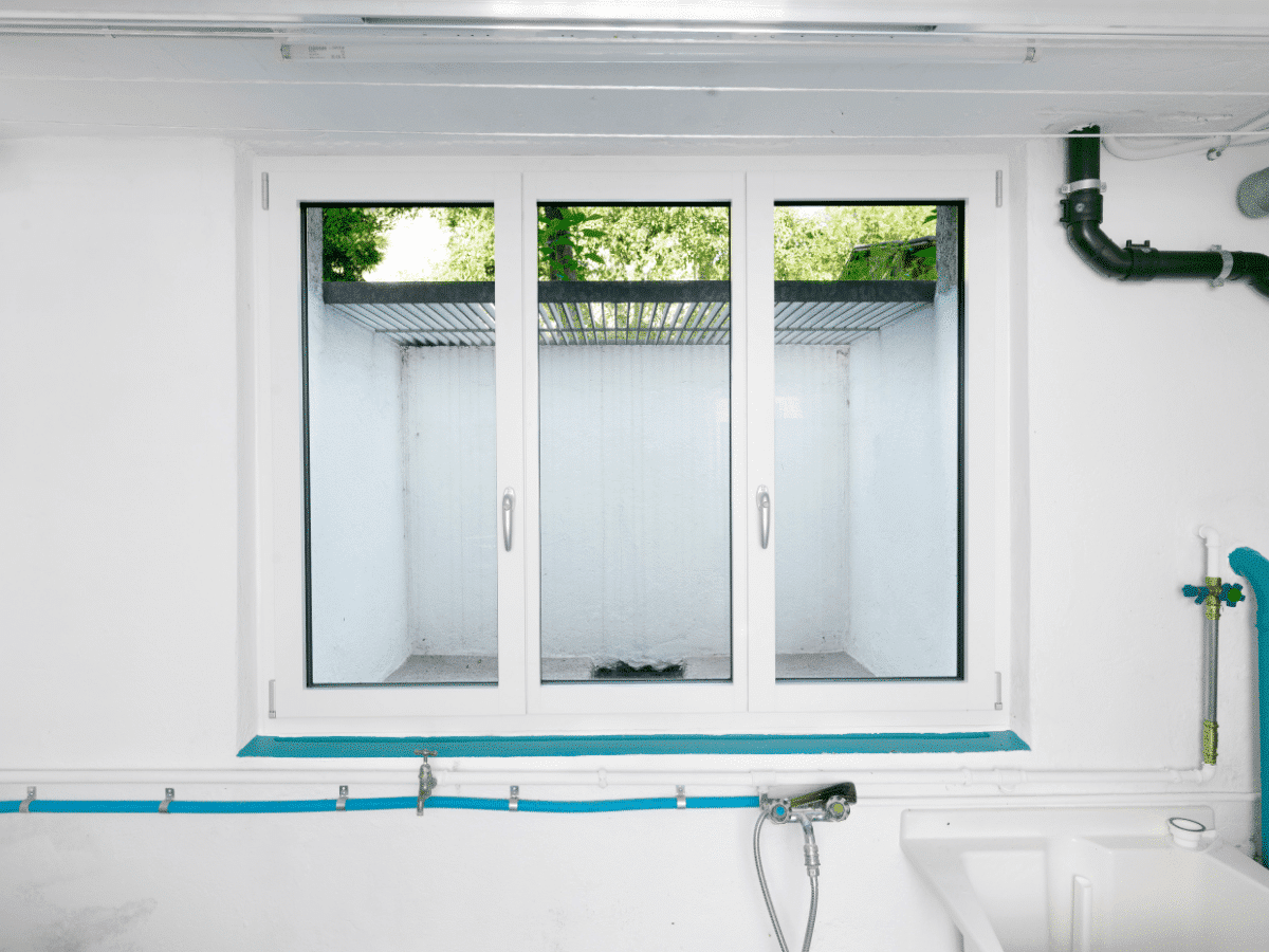 Kellerfenster aus Kunststoff