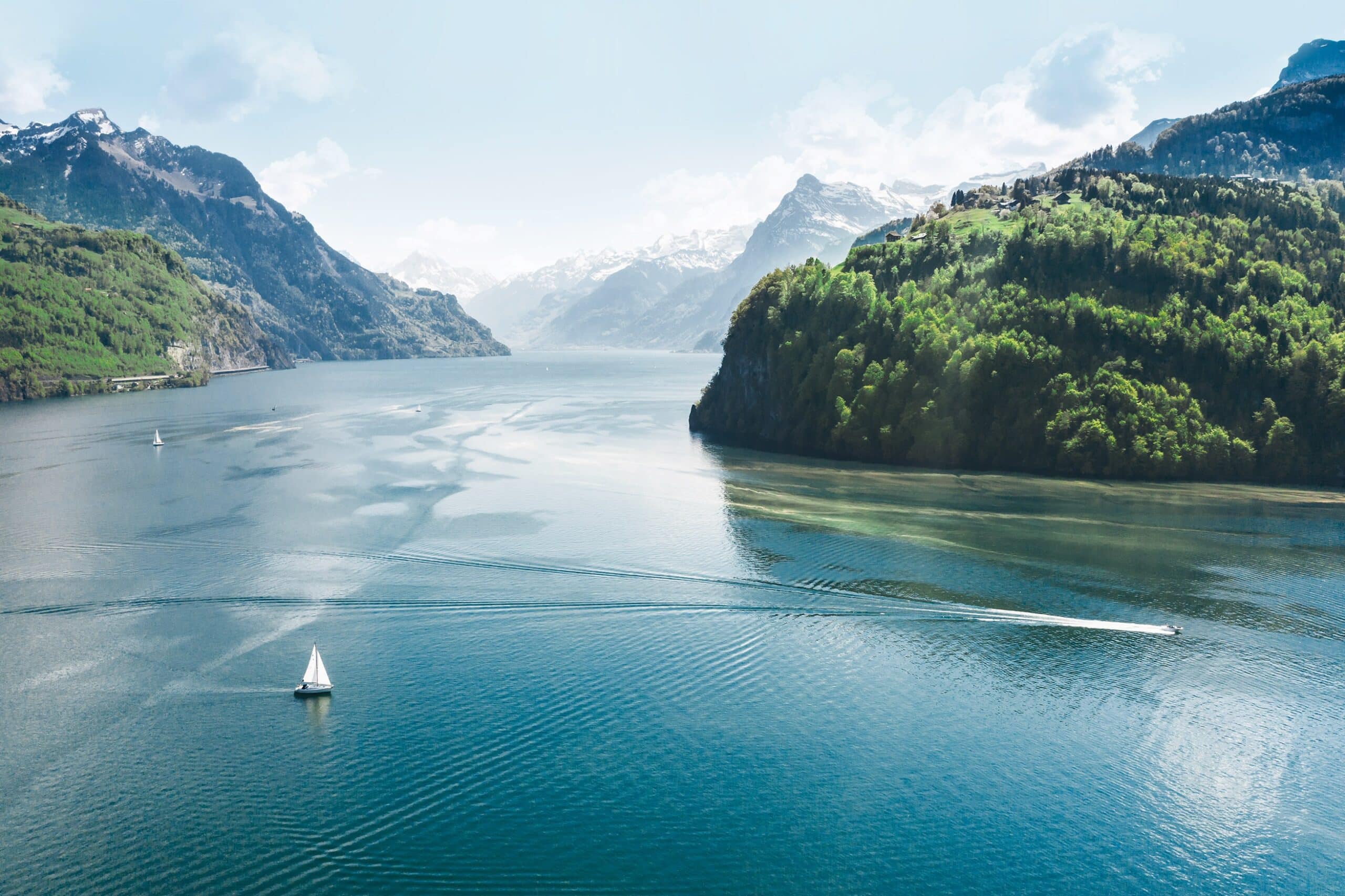 Blick auf Vierwaldstättersee mit Zentralschweizer Bergwelt