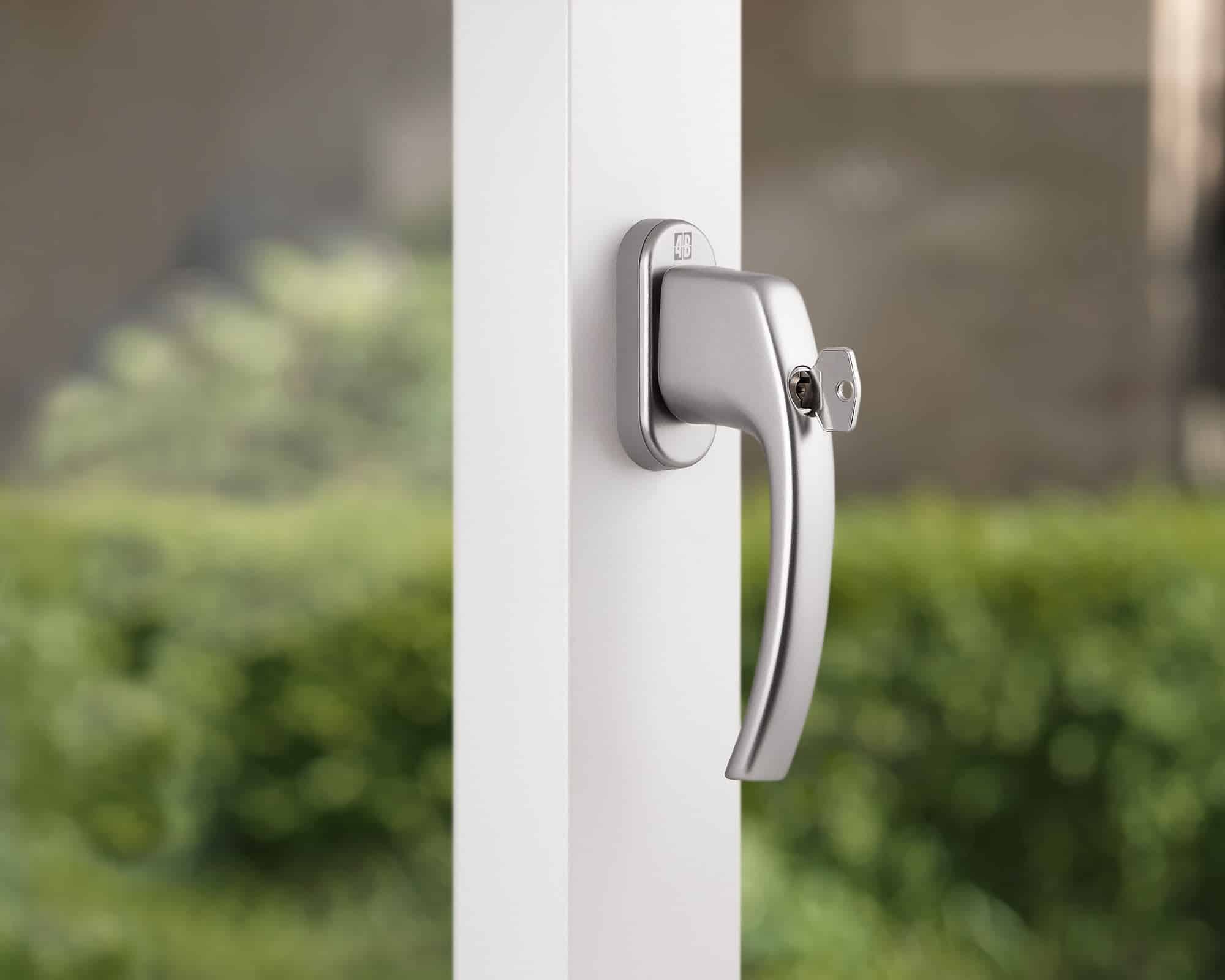 Einbruchschutz: Abschliessbarer Fenstergriff mit Schlüssel