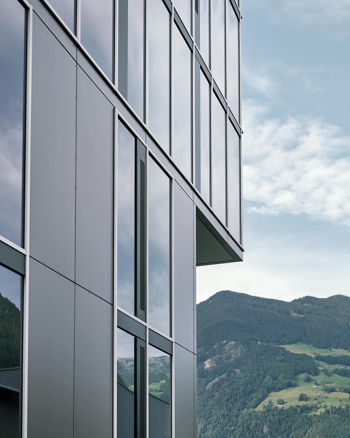 Nahaufnahme der Fassade beim SisCampus