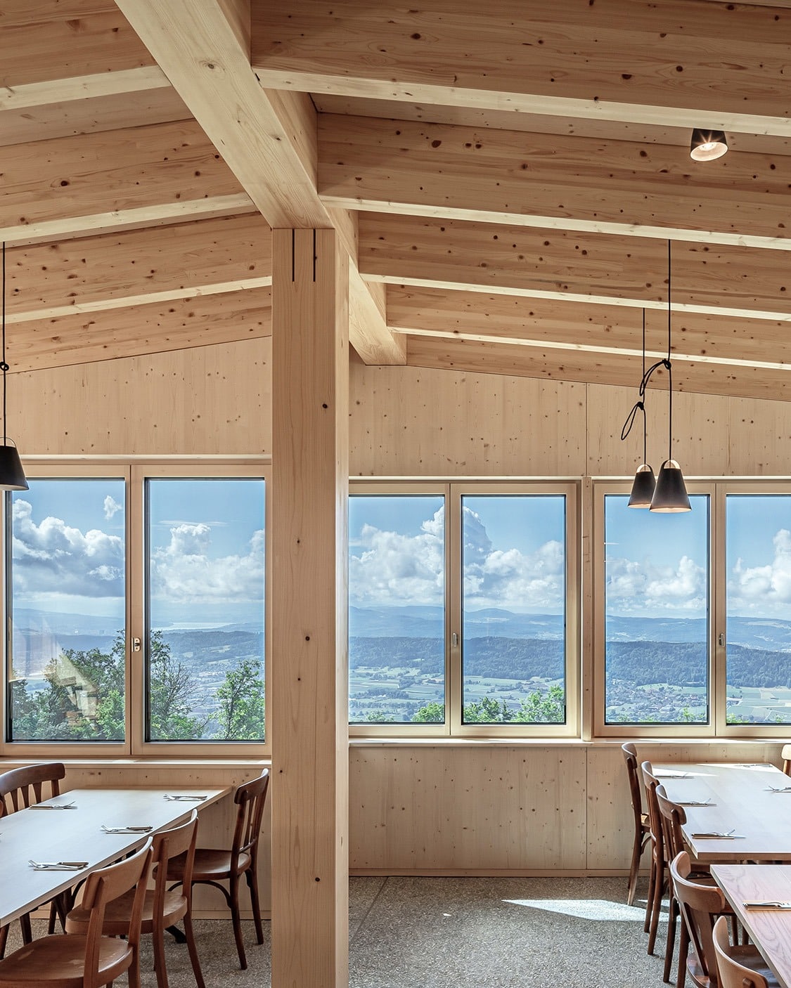 Restaurant Lägern Hochwacht mit dimmbaren Fenstergläsern