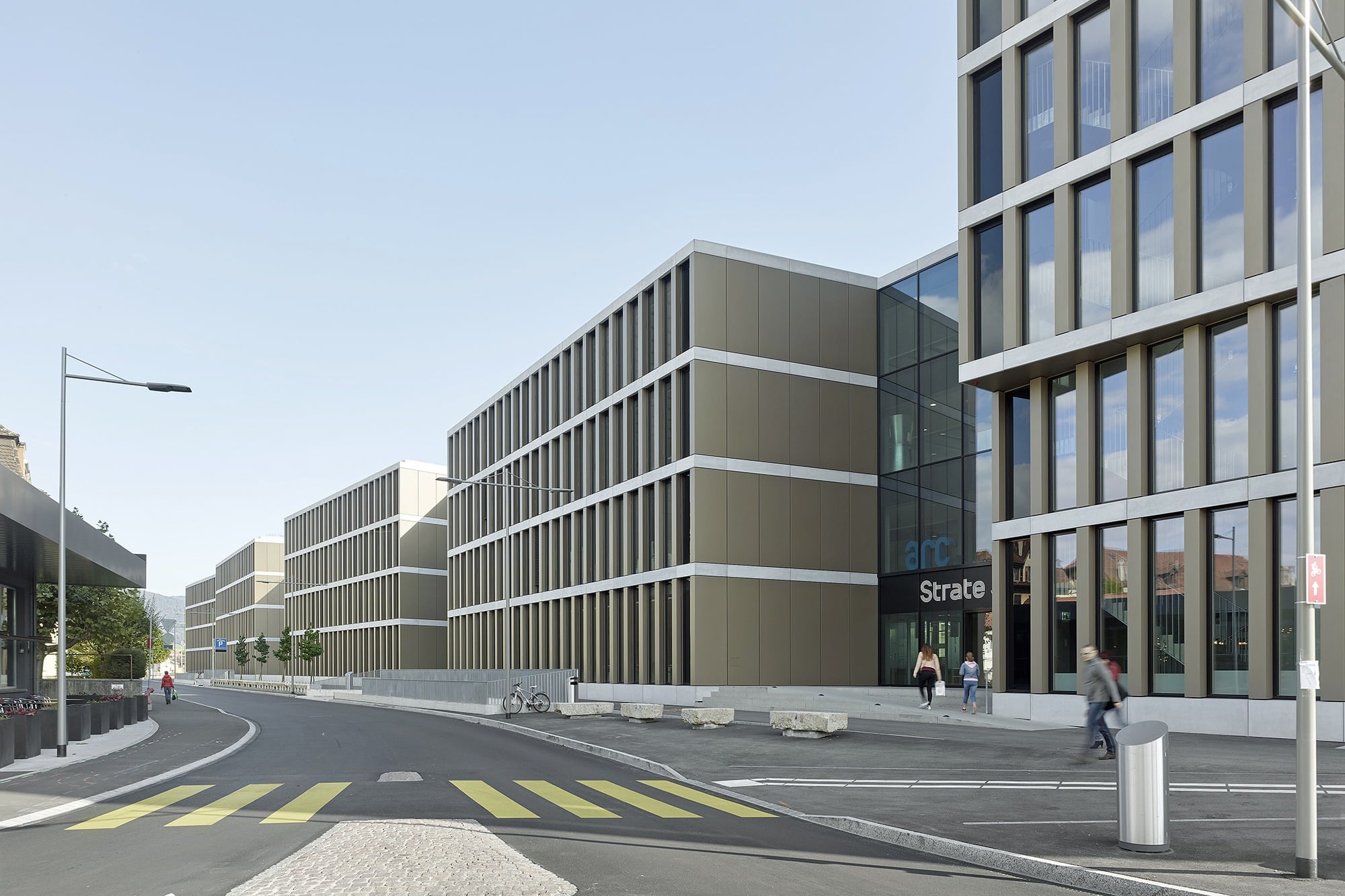 Bildungszentrum Campus HE, Delémont Pfosten-Riegel-Fassade Aussenansicht