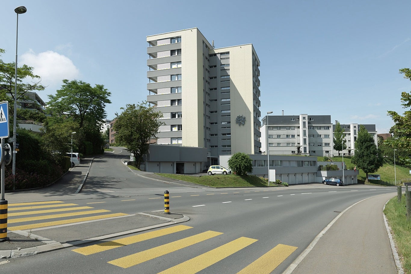 Hochhaus Zug neue Renovatonsfenster von 4B