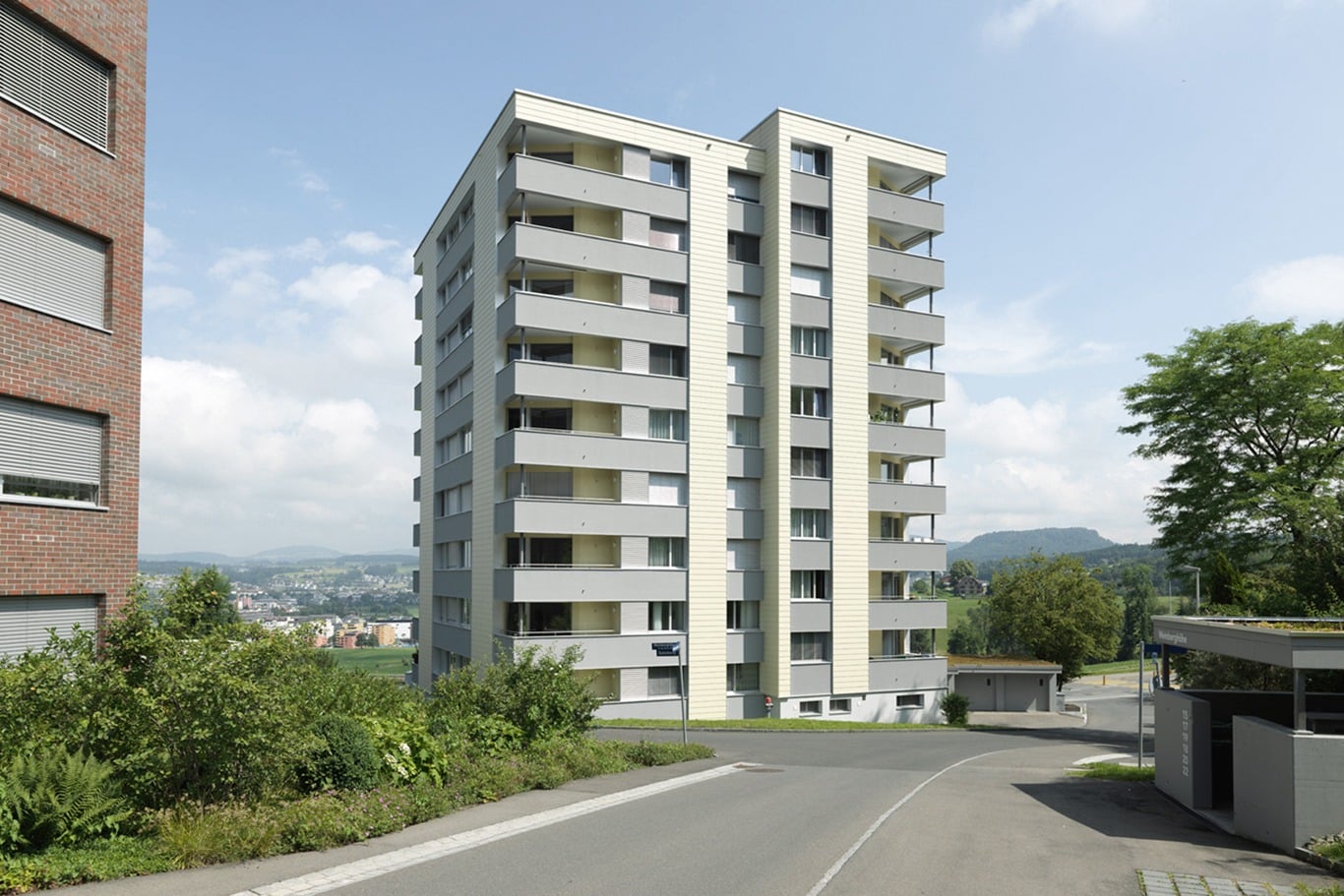 Vue extérieure de la Tour de Zoug, Rénovation des fenêtres