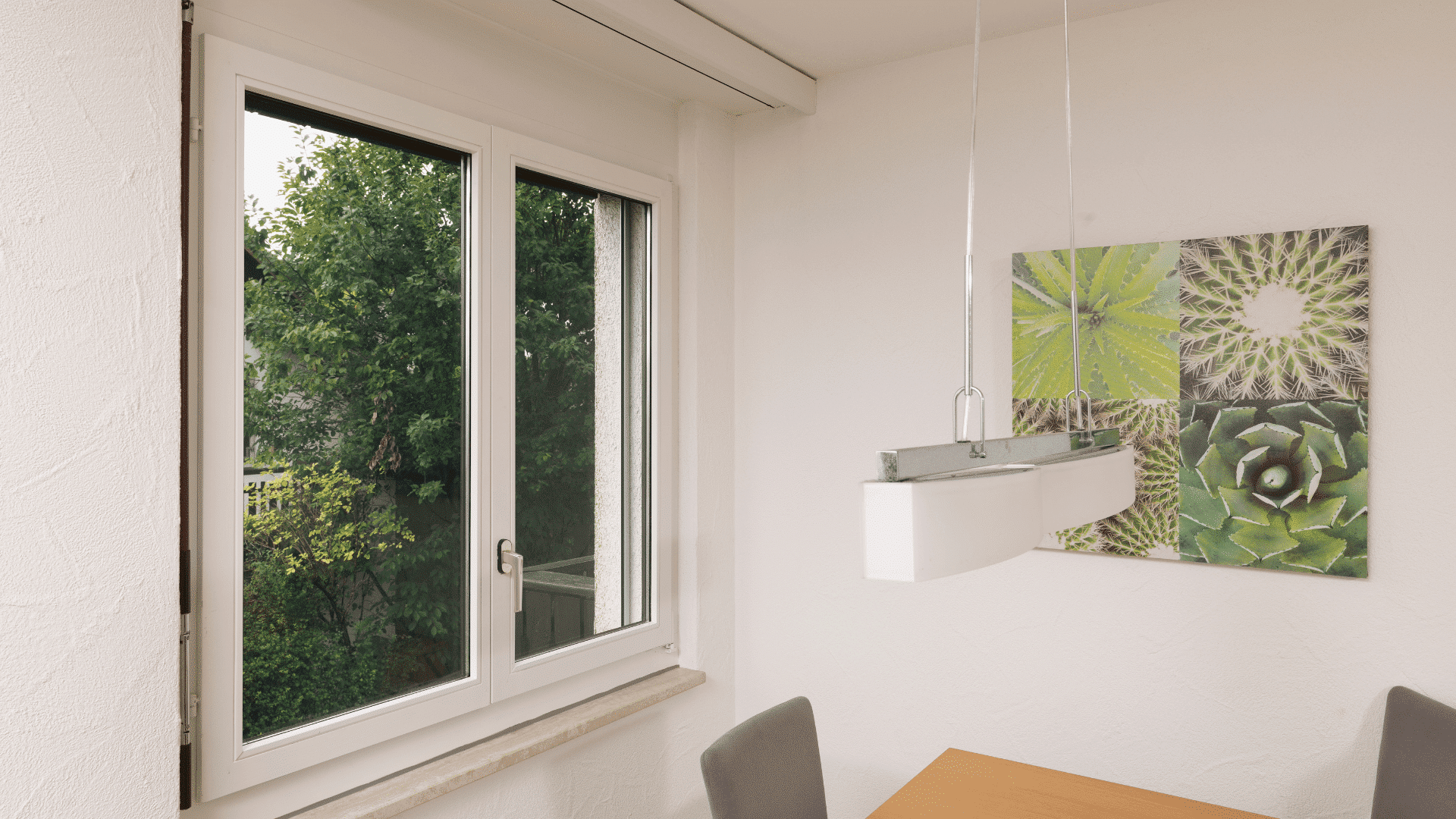 Vorher: Esszimmer mit zweiflügeligem Fenster.
