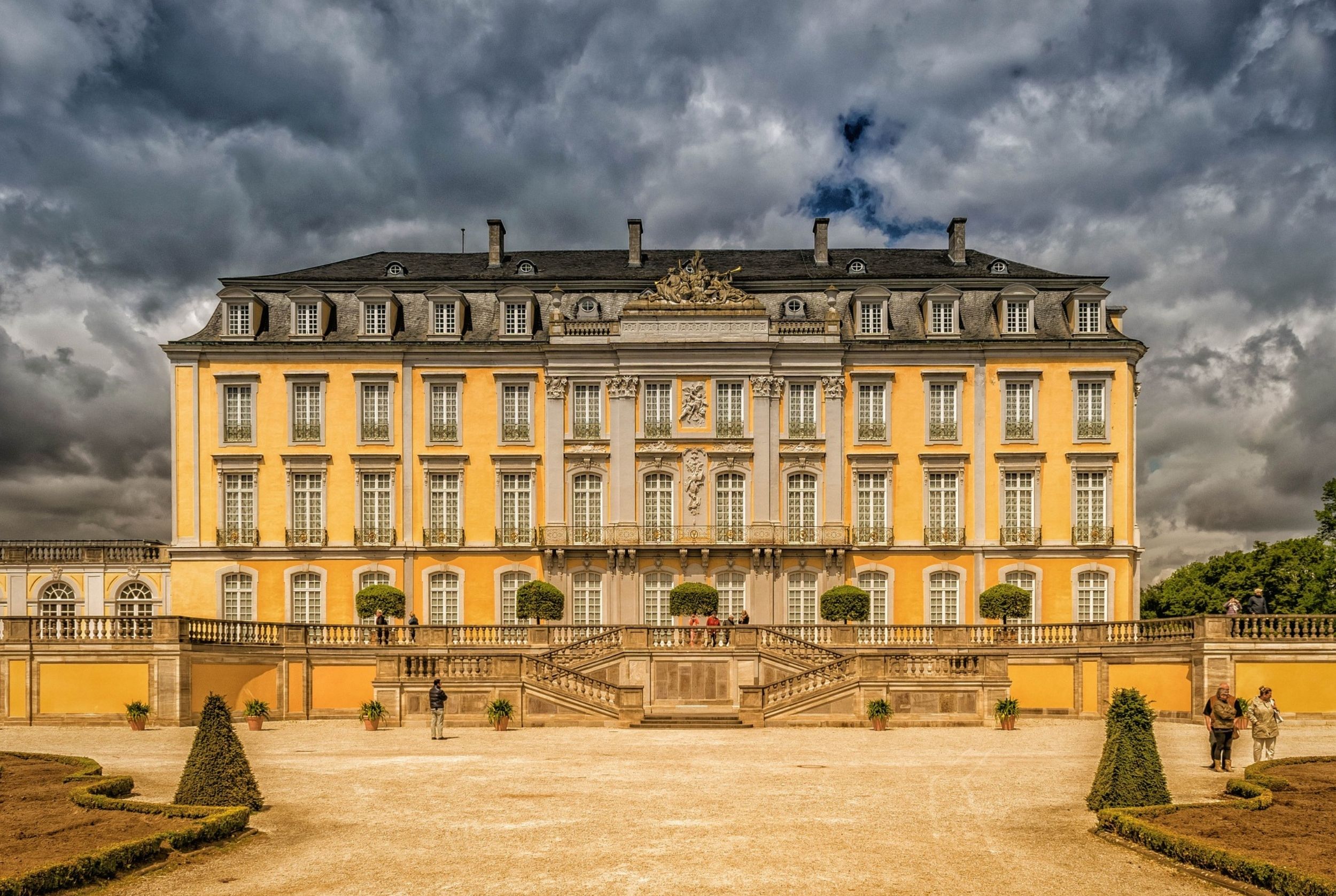 Gotik und Renaissance Gebäude mit Fenster 2