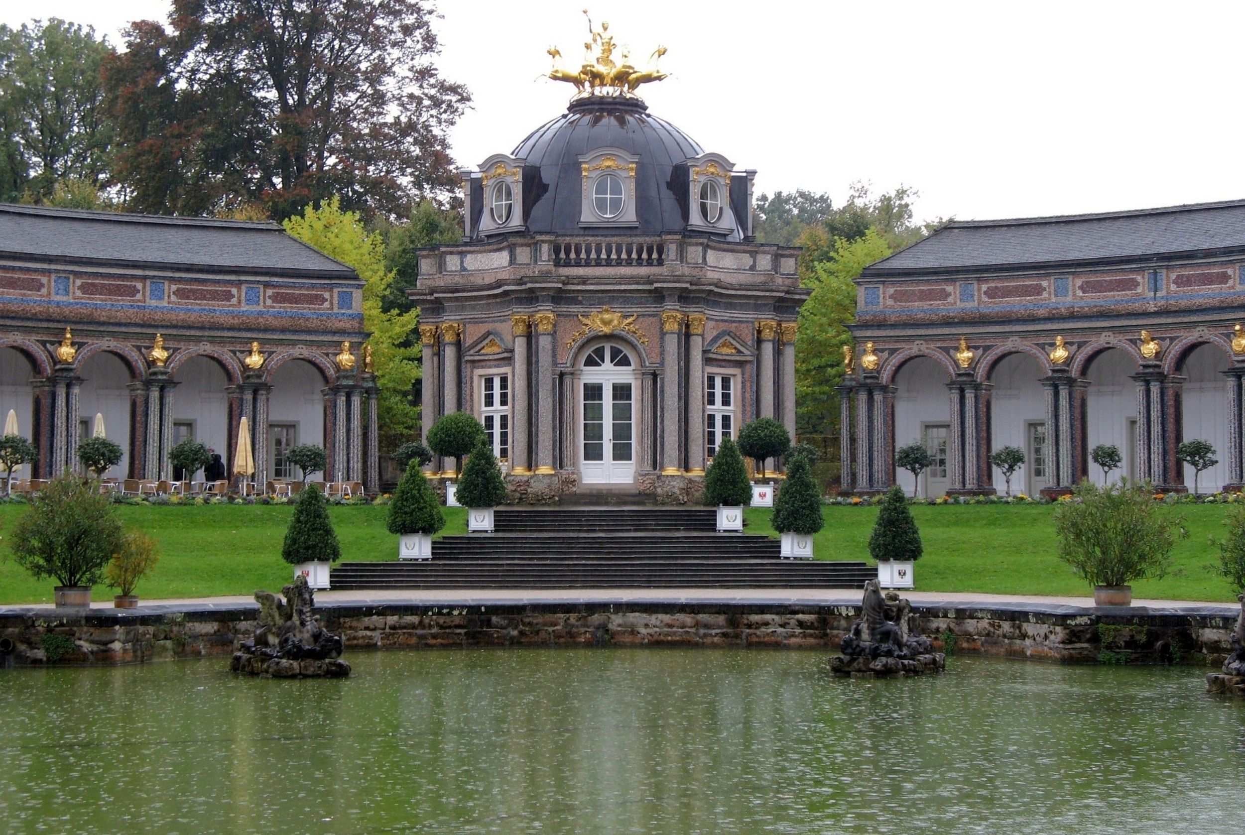 Gotik und Renaissance Gebäude mit Fenster