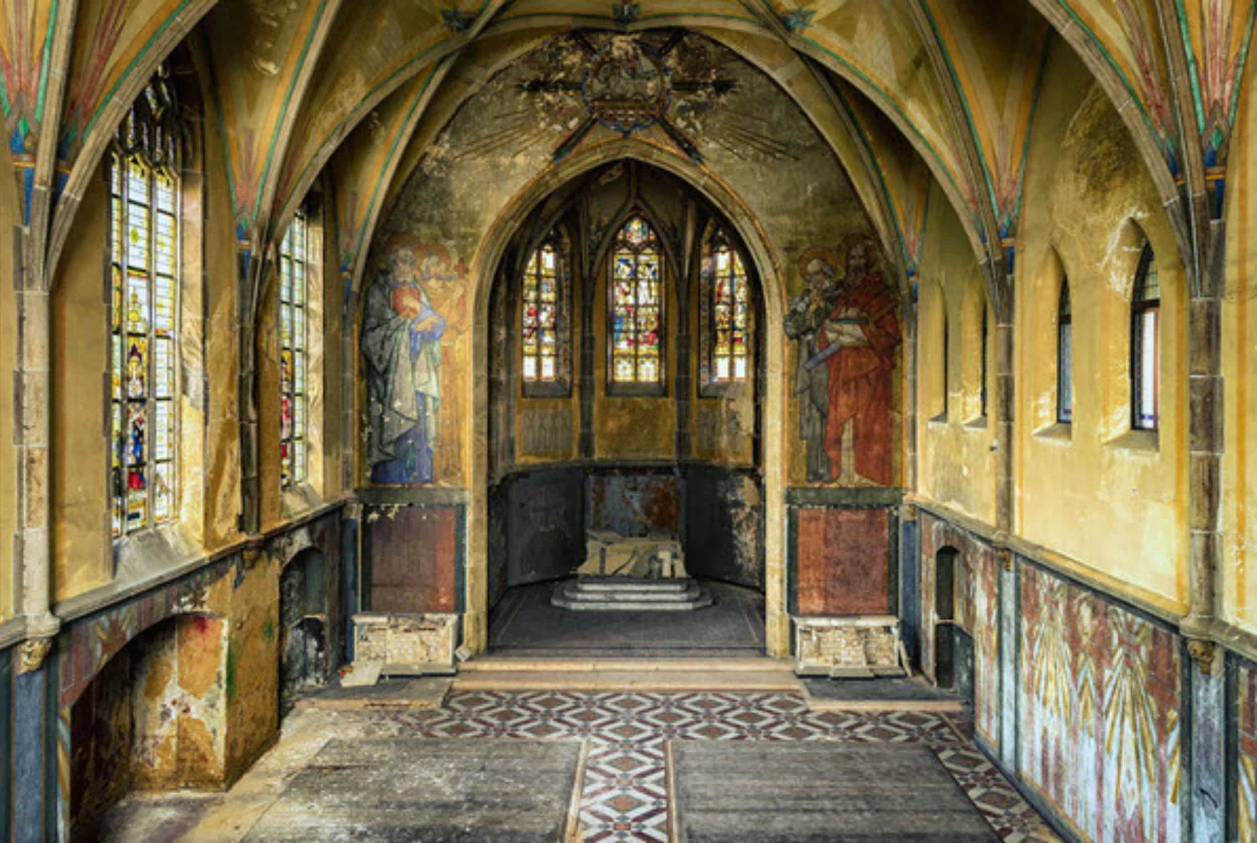 Fensterbeispiel aus der Urzeit und Romanik 4