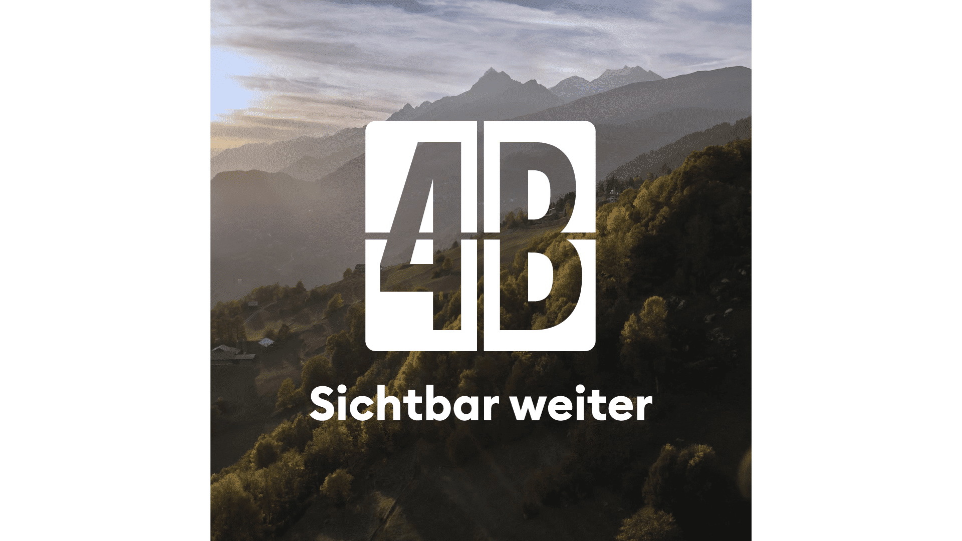 4B Logo mit Bergen im Hintergrund und Claim