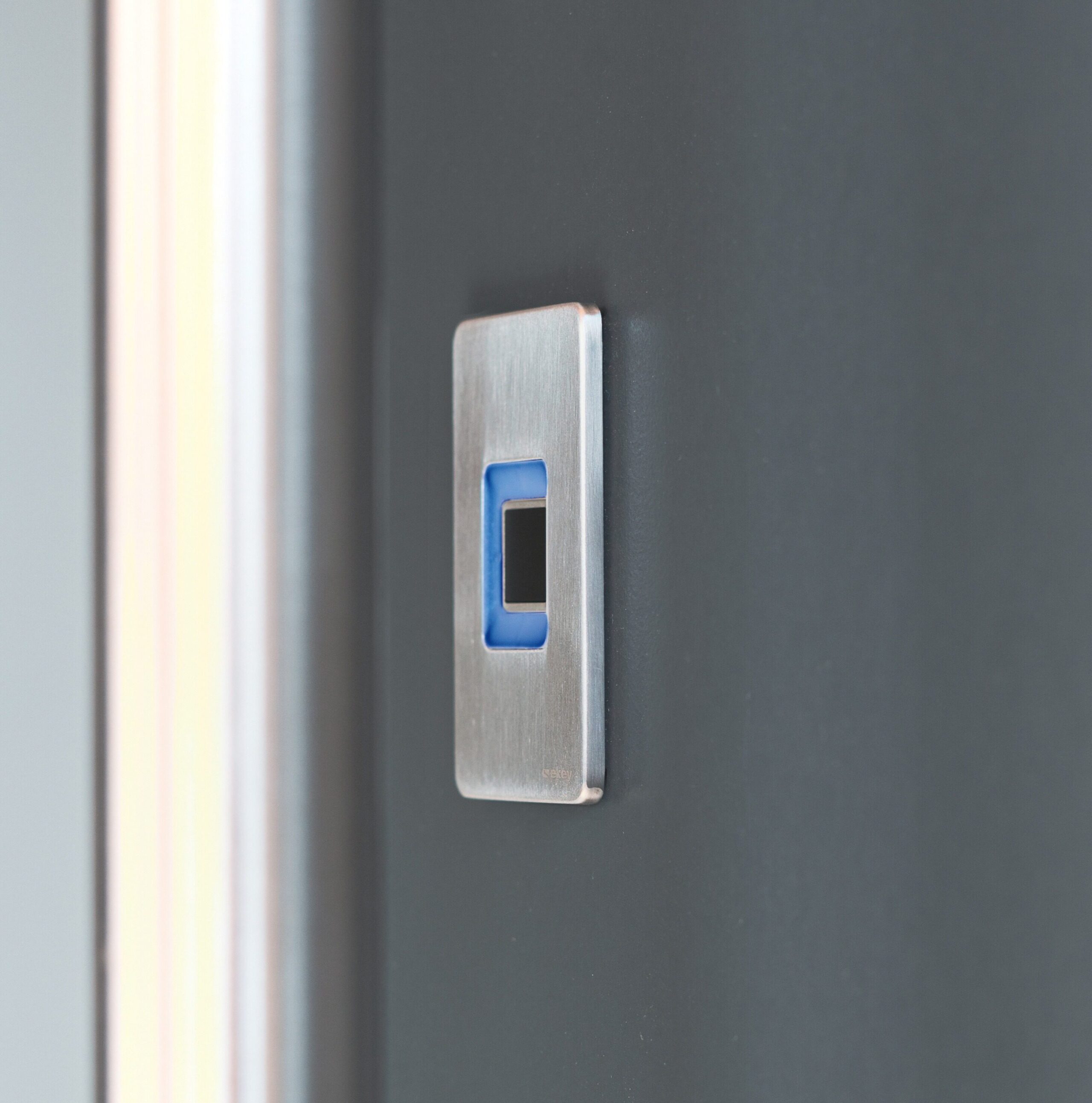 Smart home: Sensor an einer Eingangstür