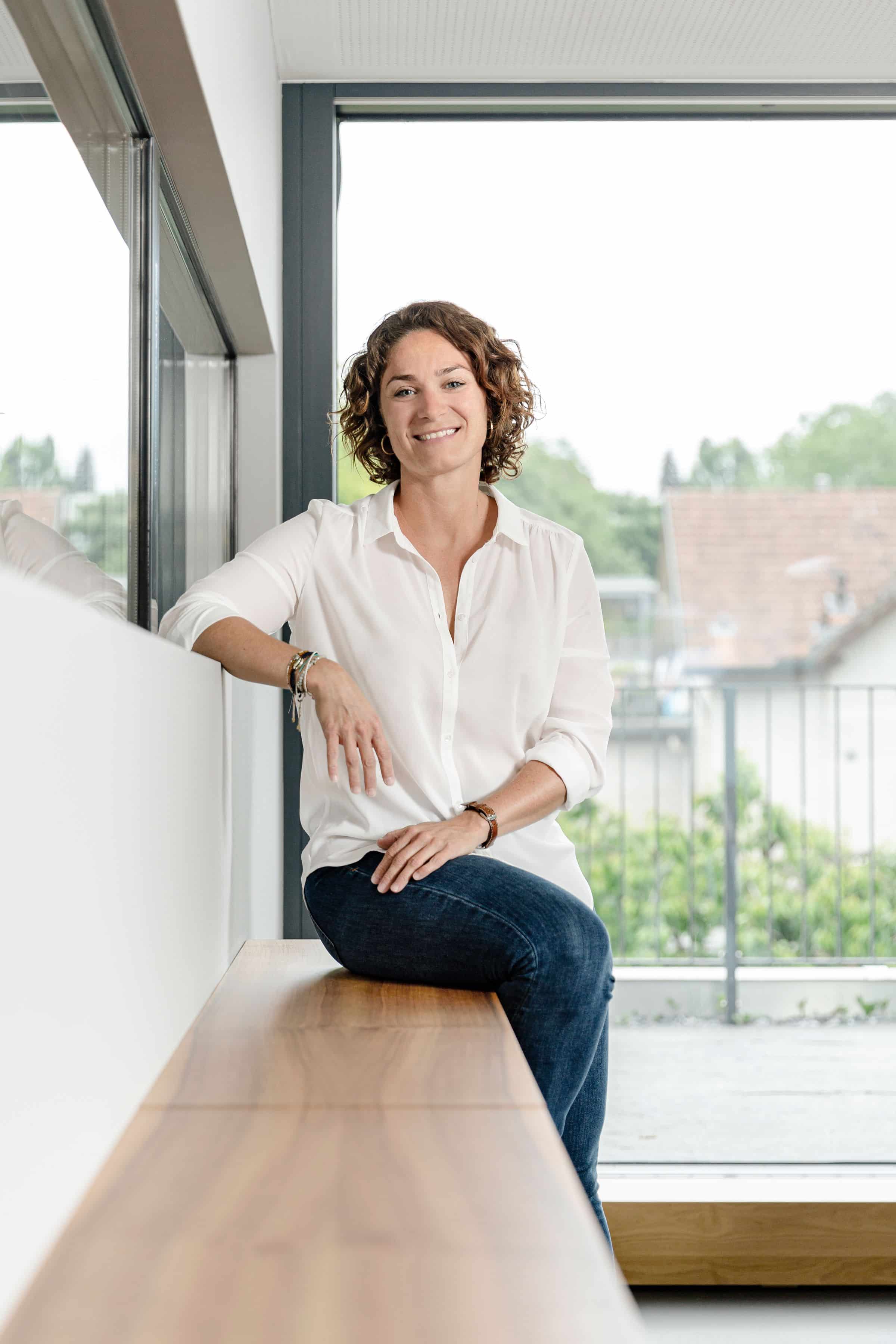 Portraitfoto von Nadine Pfluger - Geschäftspartner von 4B