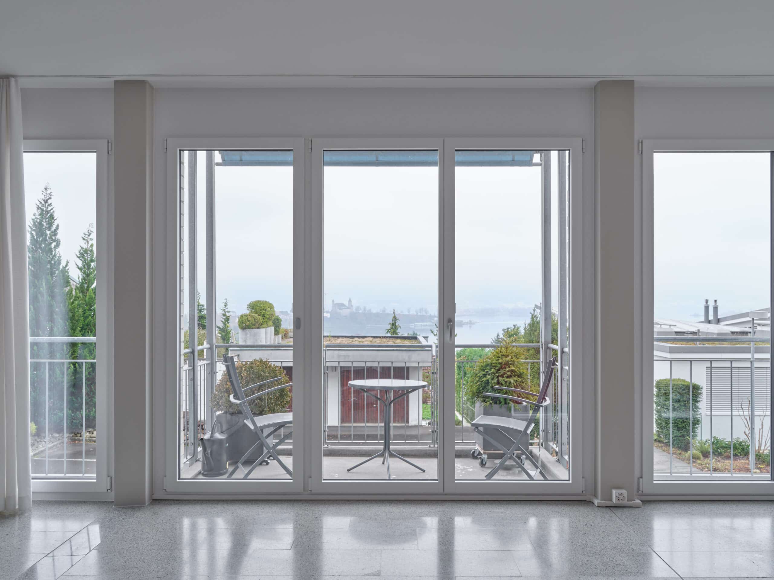 Interview mit Marco Tambini: Frontaufnahme innen von RF1 design Fenster